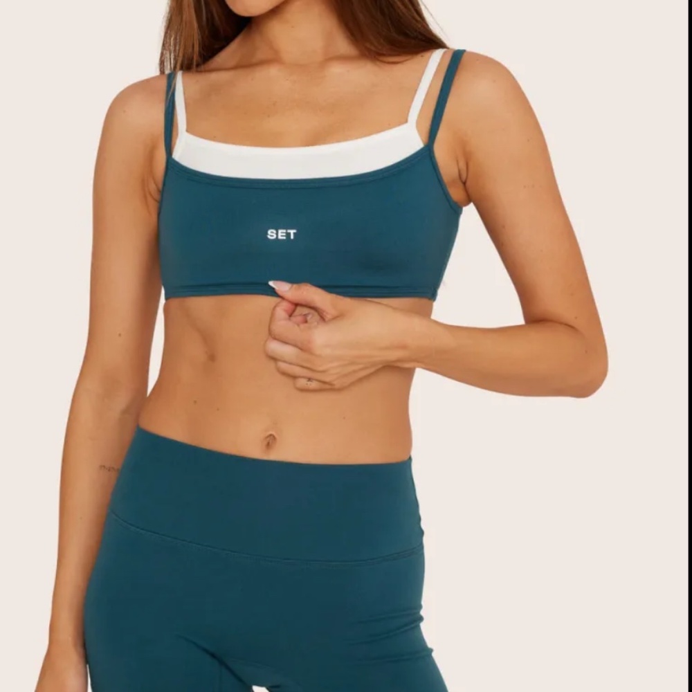 ISO set active double scoop bra S or M